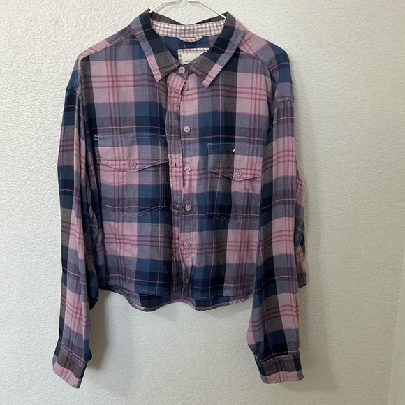 American Eagle Cropped Pink and Purple Flannel Size L - Picture 2 of 5